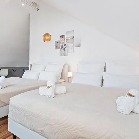 Flair Stadtoase I Private Sauna & Whirlpool I Balkon I 2x Parken I Kaffee I Highspeed Wlan I Fulda