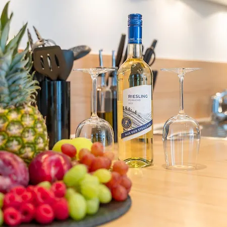 Flair Stadtoase I Private Sauna & Whirlpool I Balkon I 2x Parken I Kaffee I Highspeed Wlan I דירה *