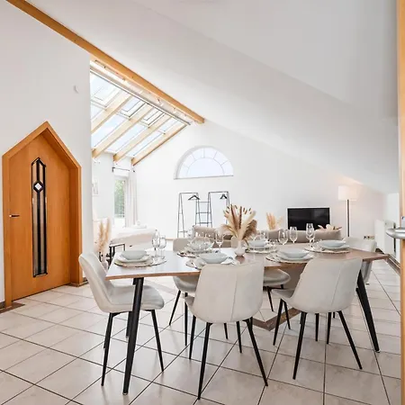 Flair Stadtoase I Private Sauna & Whirlpool I Balkon I 2x Parken I Kaffee I Highspeed Wlan I * Fulda