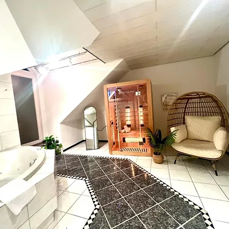 Apartment Flair Stadtoase I Private Sauna & Whirlpool I Balkon I 2x Parken I Kaffee I Highspeed Wlan I