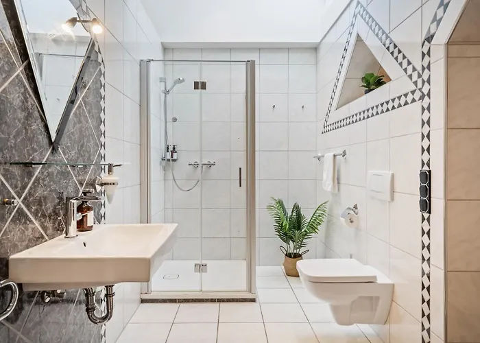 Flair Stadtoase I Private Sauna & Whirlpool I Balkon I 2x Parken I Kaffee I Highspeed Wlan I Apartman