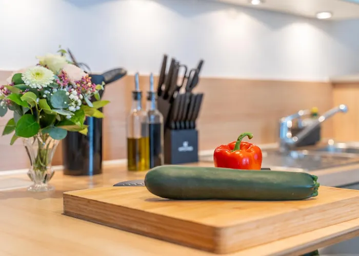 Flair Stadtoase I Private Sauna & Whirlpool I Balkon I 2x Parken I Kaffee I Highspeed Wlan I *