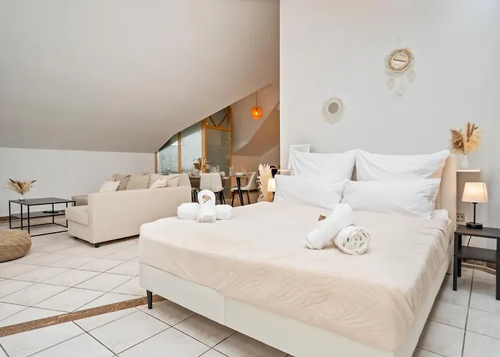 Flair Stadtoase I Private Sauna & Whirlpool I Balkon I 2x Parken I Kaffee I Highspeed Wlan I Fulda