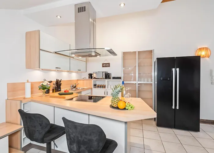 Flair Stadtoase I Private Sauna & Whirlpool I Balkon I 2x Parken I Kaffee I Highspeed Wlan I Apartman