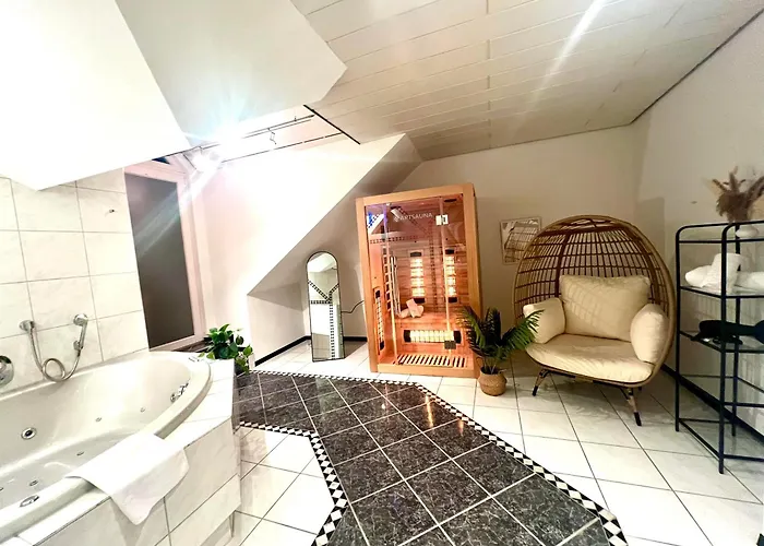 Flair Stadtoase I Private Sauna & Whirlpool I Balkon I 2x Parken I Kaffee I Highspeed Wlan I Appartamento